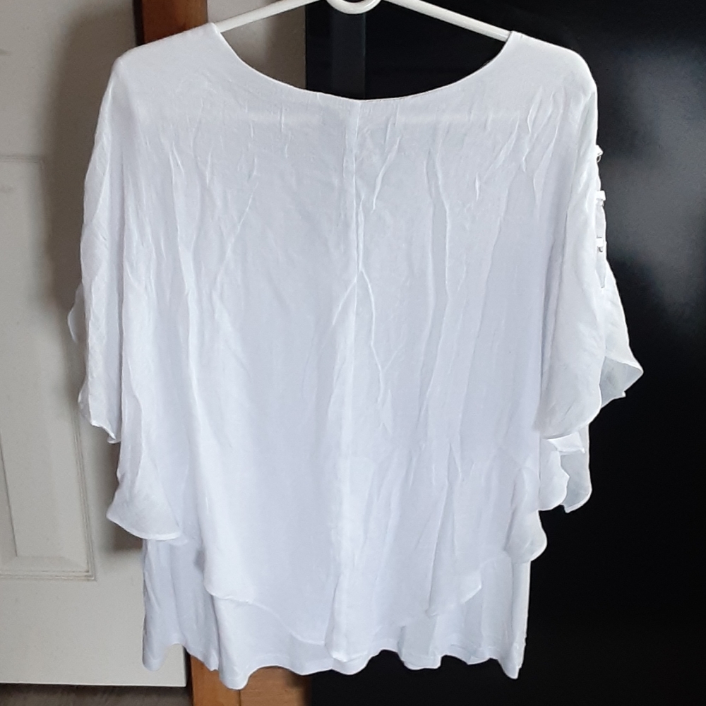 White Top - Picture 2 of 3